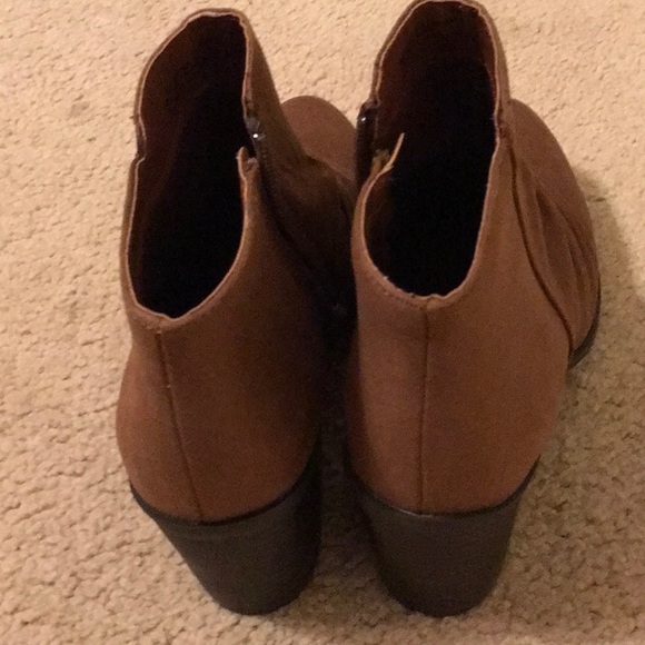 NWOT Cognac Arizona booties sz 8M - Picture 3 of 6
